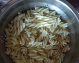 A picture of step 2 of Red Sauce Pasta.