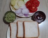 વેજીટેબલ સેન્ડવીચ (Vegetable Sandwich Recipe In Gujarati) રેસીપી સ્ટેપ1ફોટો