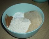 Meggyel és csokival töltött muffin recept fázis 3 fotója
