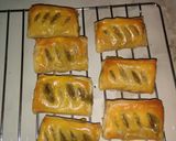 Foto langkah ke 3 dari resep Puff Pastry With Matcha Glaze.