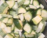 Foto del paso 2 de la receta: Milanesa de berenjenas con revuelto de zapallito y zucchini con queso