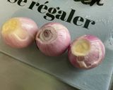 Une image de l'étape 3 de Pommes grenailles au lard, aubergine et oignons roses.