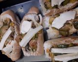 Foto del paso 7 de la receta: Pan relleno con zapllitos y queso