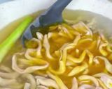 Foto langkah ke 1 dari resep Usus Ayam Bumbu Kuning.