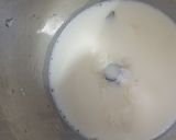 A picture of step 2 of Fresh Strawberry milk shake.