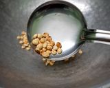 A picture of step 3 of Jowar Poha Chivda Mixture (Zero Oil).