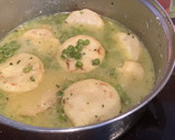 Foto del paso 3 de la receta: Rodajas de merluza con guisantes y vino blanco