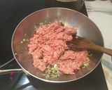 A picture of step 3 of Mapo tofu.