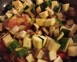 Foto del paso 3 de la receta: Guiso de berenjena y zapallito italiano 🍆💚💜