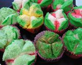 Foto langkah ke 5 dari resep Bolu kukus warna-warni.