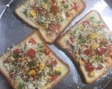 A picture of step 4 of Bread Pizza.