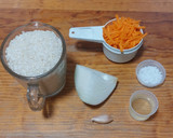 Foto del paso 1 de la receta: Arroz blanco con zanahoria rallada