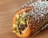 Foto del passaggio 6 della ricetta Cannoli di Pandoro Ripieni di Ricotta con Canditi e Cioccolato