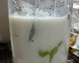A picture of step 2 of Apple, avocado, pitaya milkshake.