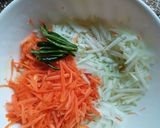 A picture of step 1 of Raw Papaya and carrot Sambharo.