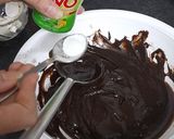 A picture of step 3 of Oreo sandwich cake.