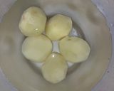 Foto langkah ke 1 dari resep Semur Kentang Campur.