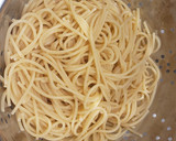 Foto del paso 6 de la receta: Fideos con calamares y langostinos