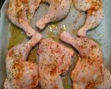 Foto del paso 1 de la receta: Pollo con patatas, tomates y pimiento al ajo y perejil