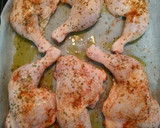Foto del paso 1 de la receta: Pollo con patatas, tomates y pimiento al ajo y perejil