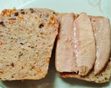 Foto del paso 3 de la receta: Pan de olivas con ventresca de atún y anchoas