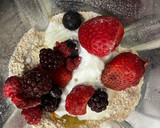 Foto del paso 2 de la receta: Waffles de avena y frutos rojos