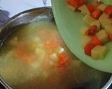 Foto langkah ke 3 dari resep Sup Ayam Kuah Asam.