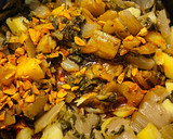 Foto del paso 5 de la receta: Acelgas con patatas rehogadas con ajo y pimentón -Rápidas-