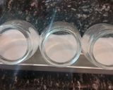 Hình bước làm 2 của món Panna cotta (dứa, cốt dừa, mứt mâm xôi)