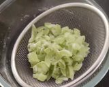 A picture of step 2 of Snake gourd white gravy.