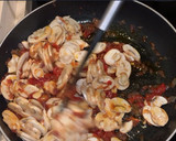 Foto del paso 3 de la receta: Macarrones con champiñones y albahaca