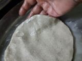 मिक्स धान्याची भाकरी(बेरड्याची) (Mix Dhanyachi Bhakri Recipe In Marathi)