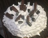 Foto del paso 5 de la receta: Bizcochuelo rápido y decoración con chocolates