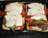 Foto del paso 3 de la receta: Churrasco de lomo sobre tostadas de pan ciabatta con pimientos y cebolla