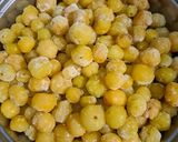 Hình bước làm 1 của món Mứt chùm ruột