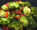 Foto del paso 4 de la receta: Arroz Basmati con brócoli y pimiento rojo
