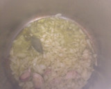 Foto del paso 6 de la receta: Sepia encebollada con piñones