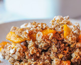 Foto del paso 4 de la receta: Crumble de melocotón