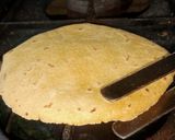 A picture of step 3 of Makka ki roti.
