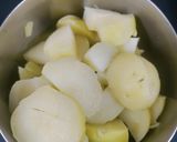 A picture of step 1 of Ulta Vada pav.