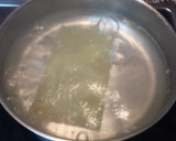 Foto del paso 2 de la receta: Canelones rellenos de brócoli y salmón con salsa de piquillos