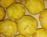 A picture of step 4 of Yam Balls.