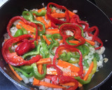 Foto del paso 1 de la receta: Contramuslos de Pollo con verdura, champiñones y manzana al horno