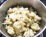 Foto del paso 3 de la receta: Buñuelos de coliflor y zanahorias sin gluten al horno