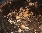 Hình bước làm 1 của món Lá bép xào cá hộp