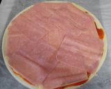 Foto del paso 2 de la receta Corona hojaldrada de jamón y queso