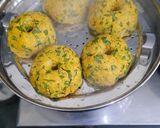 A picture of step 4 of Makki ka Dhokla.