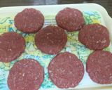 A picture of step 1 of Beef burger.