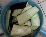 Foto langkah ke 2 dari resep Terung ungu goreng tepung.