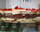 Foto del paso 8 de la receta: Tarta de chocolinas con chantillí, dulce de leche y frutilla